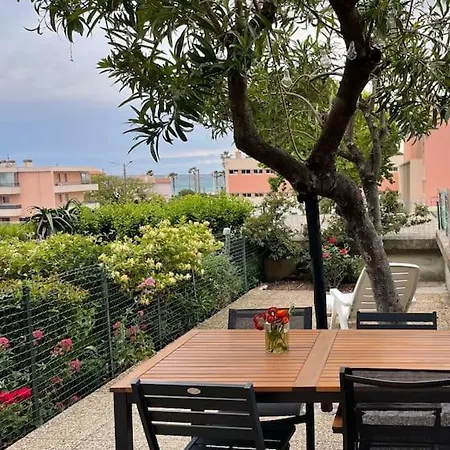 Studio Terrasse Jardin Sanary A 100 M De La Plage
